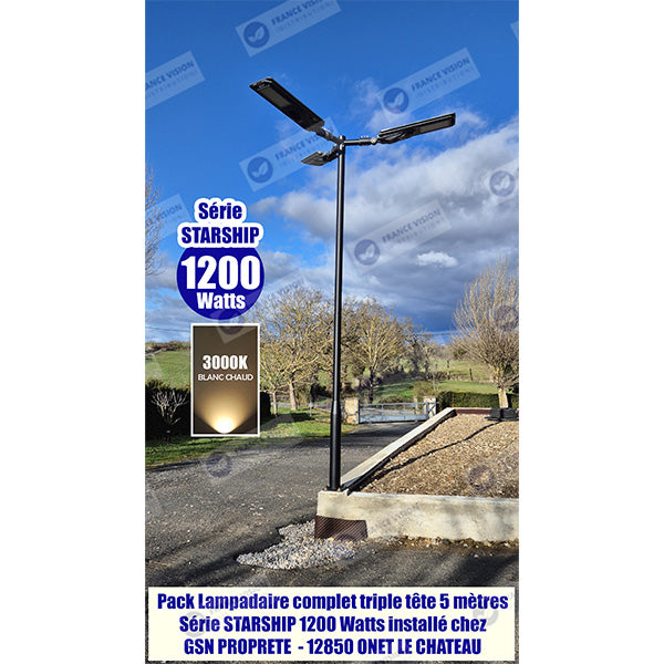 Lampe de rue solaire - Série STARSHIP - Rendu lumineux 1200 Watts - 3600 Lumens - Couleur 6000K - Angle 150x70° - IP65 - Dimensions 82 x 30 x 8 cm - Tube d'insertion 45mm - Avec détecteur de mouvement - Télécommande - 3 modes de fonctionnement
