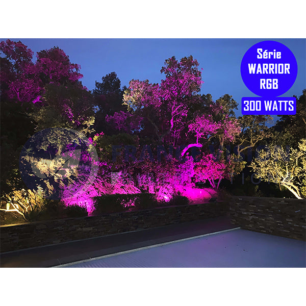 Projecteur LED solaire - Série WARRIOR RGBW (Multicolores + Blanc) - 800 Watts - Angle 120° - Lampe 38,5 x 30,3 x 8cm - IP67 - Avec télécommande - Avec capteur crépusculaire - Bluetooth - Rythme musical