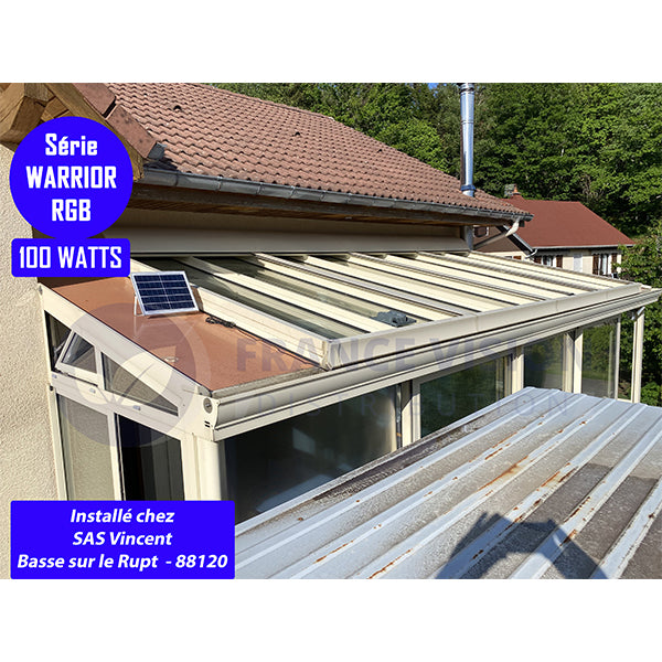 Projecteur LED solaire - Série WARRIOR RGBW (Multicolores + Blanc) - 800 Watts - Angle 120° - Lampe 38,5 x 30,3 x 8cm - IP67 - Avec télécommande - Avec capteur crépusculaire - Bluetooth - Rythme musical