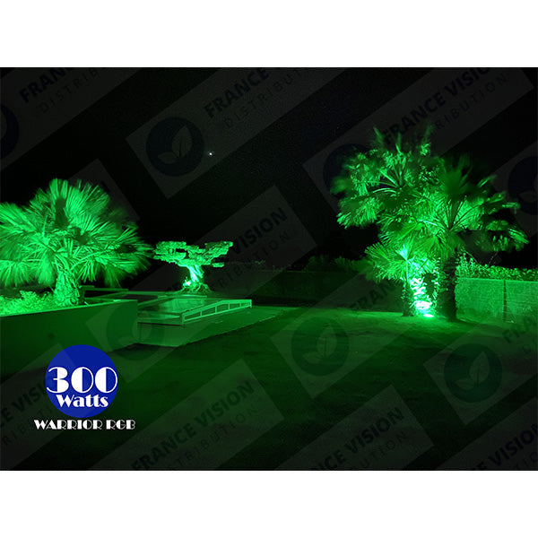 Carton / Lot de 4x Projecteurs LED solaires - Série WARRIOR RGBW (Multicolores + Blanc) - 300 Watts - Angle 120° - Lampe 34 x 27 x 8 cm - IP67 - Avec télécommande - Avec capteur crépusculaire - Bluetooth - Rythme musical